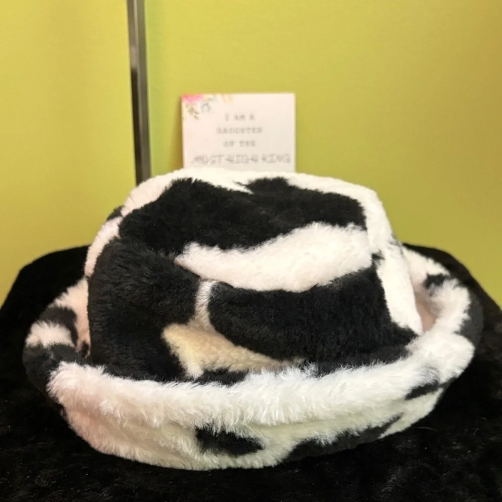 Adult Black and White Fuzzy Bucket Hat~Free Posh Friends 4ever Pin